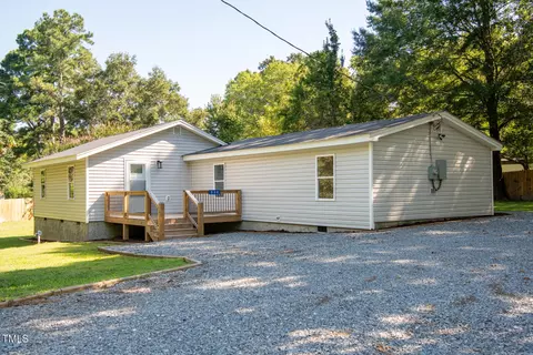 530 Lee St, Bennett, NC 27208
