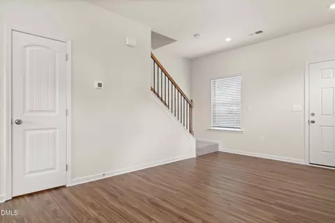 192 Courtside Dr, Dunn, NC 28334 photo 2