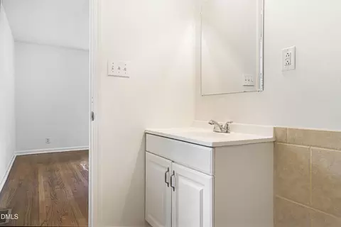 Bath - 210 Stallings Rd, Durham, NC 27703 photo 3 of 4