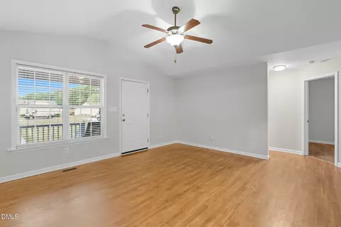 14 Atlantic Ave, Benson, NC 27504 photo 9