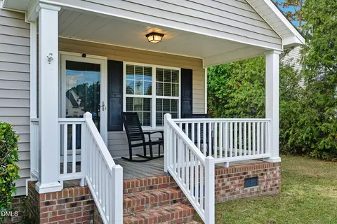 14 Atlantic Ave, Benson, NC 27504 photo 4