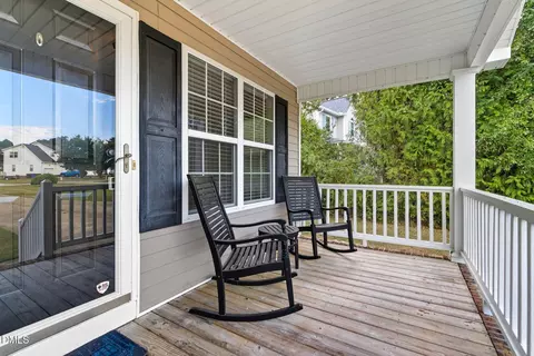 14 Atlantic Ave, Benson, NC 27504 photo 5