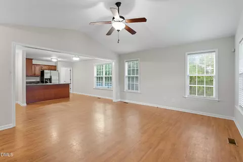 14 Atlantic Ave, Benson, NC 27504 photo 7