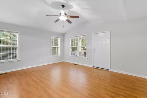 14 Atlantic Ave, Benson, NC 27504 photo 6