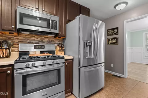 Kitchen - 6 Bluffside Ct, Durham, NC 27712 photo 4 of 4