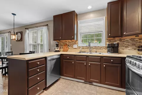Kitchen - 6 Bluffside Ct, Durham, NC 27712 photo 3 of 4