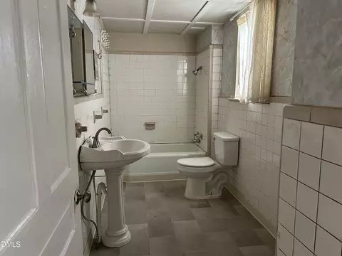 Bath - 209 E Harnett St, Dunn, NC 28334 photo 1 of 1