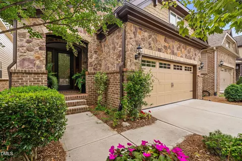 656 Angelica Cir, Cary, NC 27518