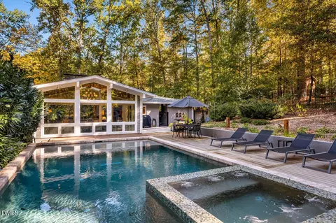 1812 Rolling Rd, Chapel Hill, NC 27514
