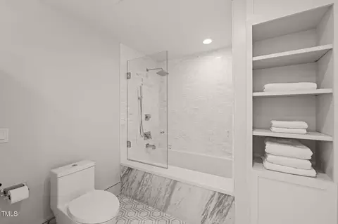 Bath - 3829 Regent Rd, Durham, NC 27707 photo 6 of 7