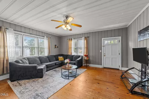 Living - 103 Phillips St, Smithfield, NC 27577 photo 1 of 2