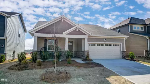 354 Providence Creek Dr, Fuquay Varina, NC 27526