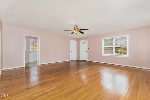Living - 274 Erwin St, Coats, NC 27521 photo 1 of 5
