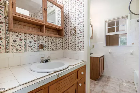Bath - 274 Erwin St, Coats, NC 27521 photo 1 of 1