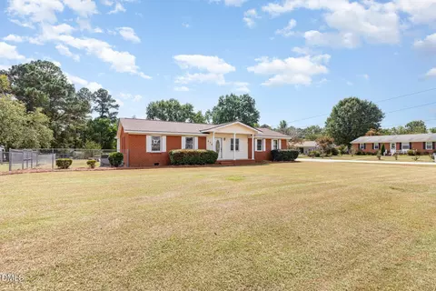 Exterior - 274 Erwin St, Coats, NC 27521 photo 2 of 6