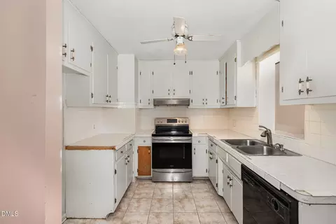 Kitchen - 274 Erwin St, Coats, NC 27521 photo 3 of 3
