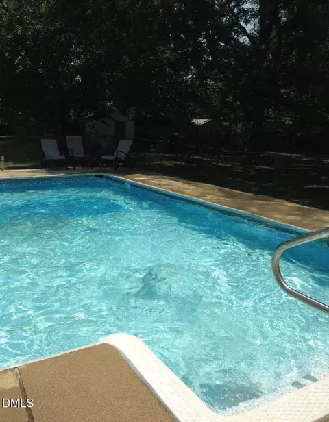 Exterior - 274 Erwin St, Coats, NC 27521 photo 5 of 6