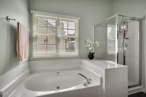 Bath - 107 Alumni Ave, Durham, NC 27713 photo 1 of 2