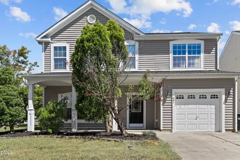 401 Wellspring Dr, Holly Springs, NC 27540