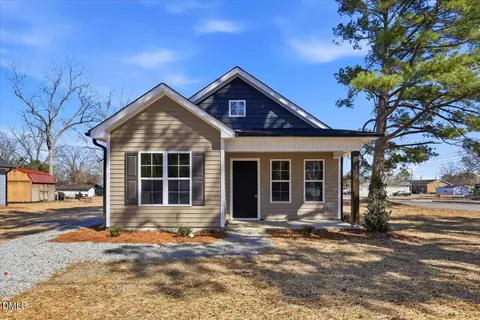 402 W James St, La Grange, NC 28551