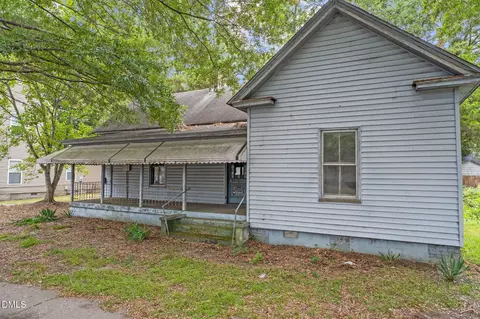 807 W Saint James St, Tarboro, NC 27886