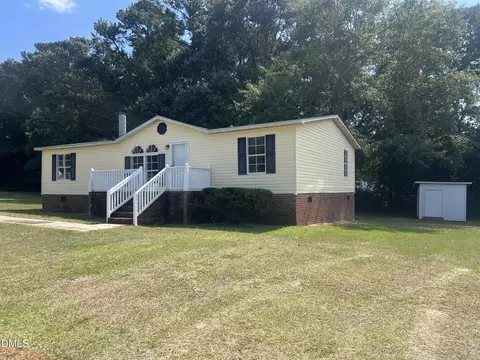 121 Ashe St, Coats, NC 27521