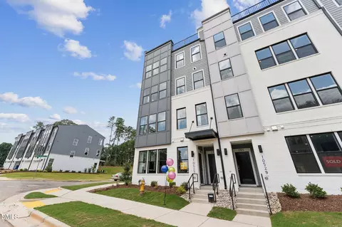 10547 Pleasant Branch Dr #201, Raleigh, NC 27614