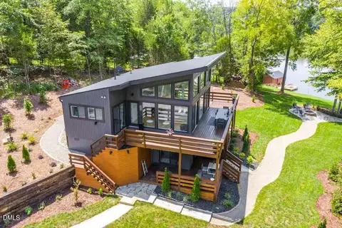 8 Robin Rd, Semora, NC 27343