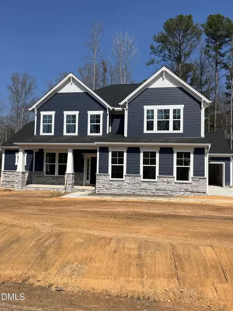 374 Glade Dr, Aberdeen, NC 28315