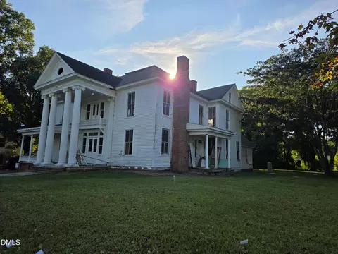 101 S Elm St, Louisburg, NC 27549
