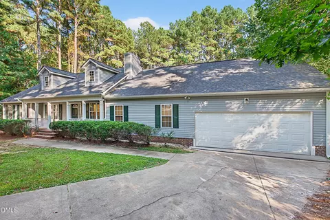 15 Castlerock Dr, Youngsville, NC 27596