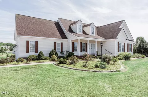 1565 Glen Eagles Ct, Nashville, NC 27856