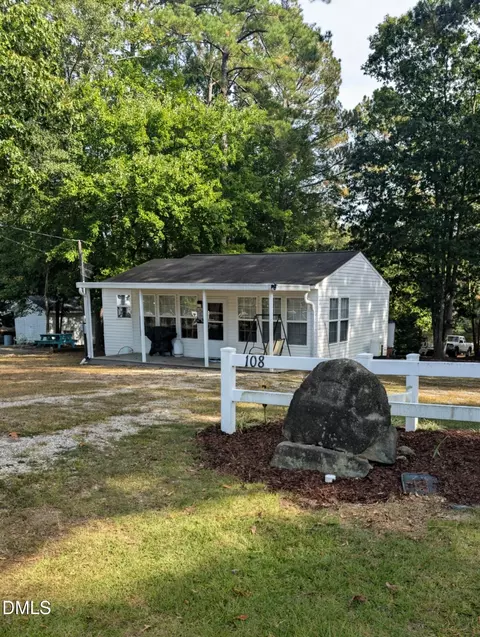 108 Red Oak Dr, Louisburg, NC 27549