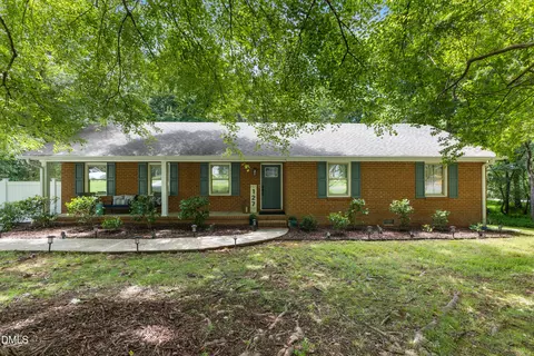 127 Shadowbrook Dr, Hillsborough, NC 27278