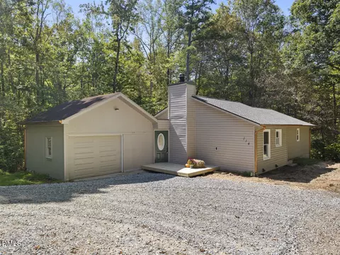 114 Deerfield Dr, Milton, NC 27305