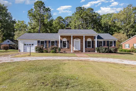 611 E 2nd St, Kenly, NC 27542