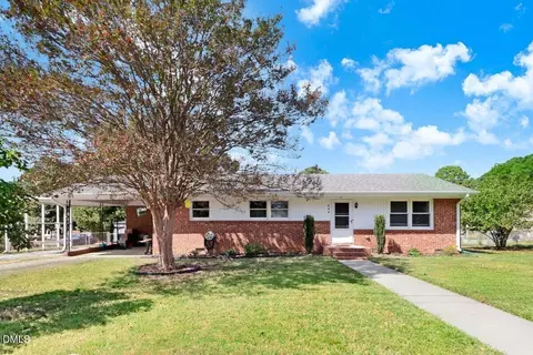 320 S Virginia St, Clayton, NC 27520