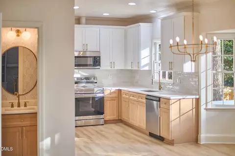 5721 Timber Ridge Dr, Raleigh, NC 27609