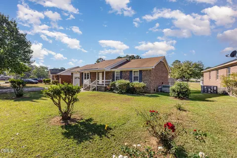 2111 Fieldcrest Rd E, Wilson, NC 27893