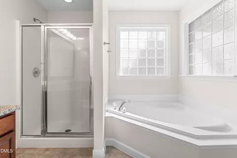Bath - 5708 Catskill Ct, Durham, NC 27713 photo 5 of 5
