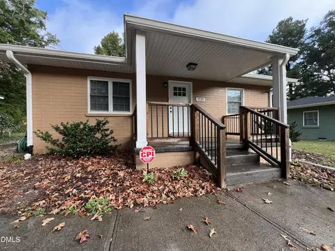 220 W Barbee St, Zebulon, NC 27597