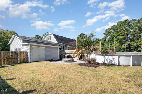 Exterior - 414 Aquilla Rd, Benson, NC 27504 photo 7 of 8