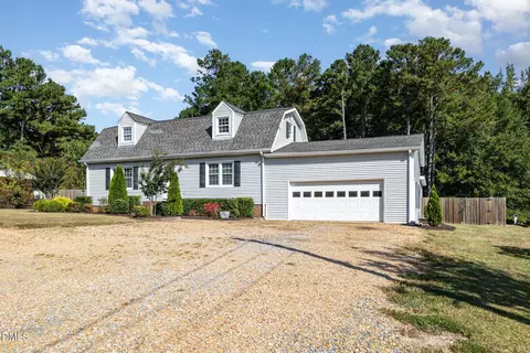 Exterior - 414 Aquilla Rd, Benson, NC 27504 photo 4 of 8
