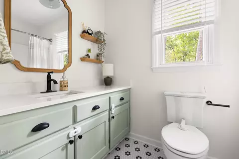 Bath - 1619 Rowemont Dr, Durham, NC 27705 photo 3 of 4