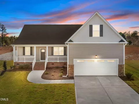 25 Diamond Creek Dr, Zebulon, NC 27597