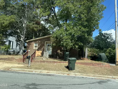 711 Woodrow St S, Wilson, NC 27893