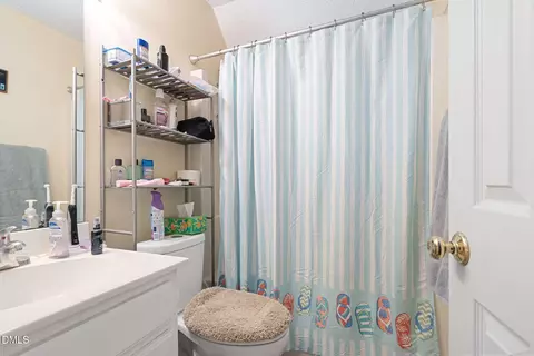 Bath - 100 Blackthorne Pl, Garner, NC 27529 photo 5 of 5