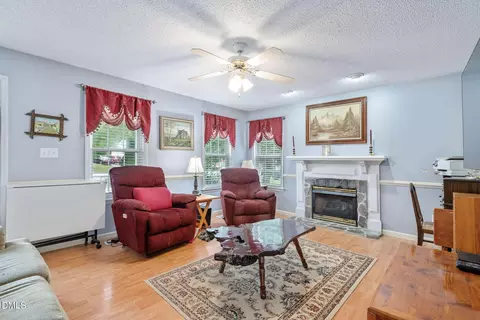 Living - 100 Blackthorne Pl, Garner, NC 27529 photo 2 of 3
