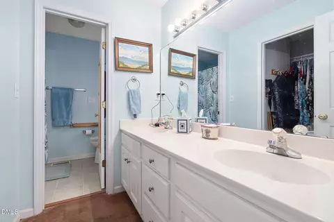 Bath - 100 Blackthorne Pl, Garner, NC 27529 photo 2 of 5