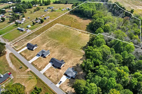 8576 Green Path Rd, Dunn, NC 28334 photo 2